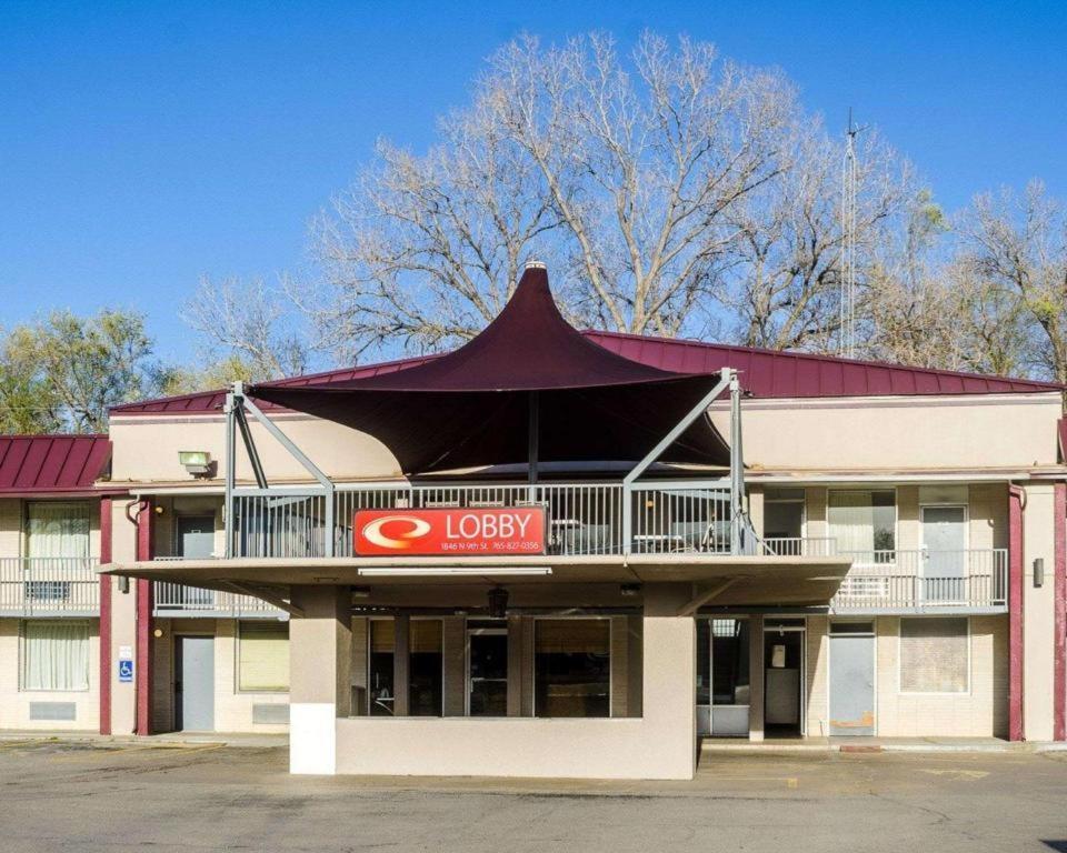 Surestay Hotel Salina Exterior photo
