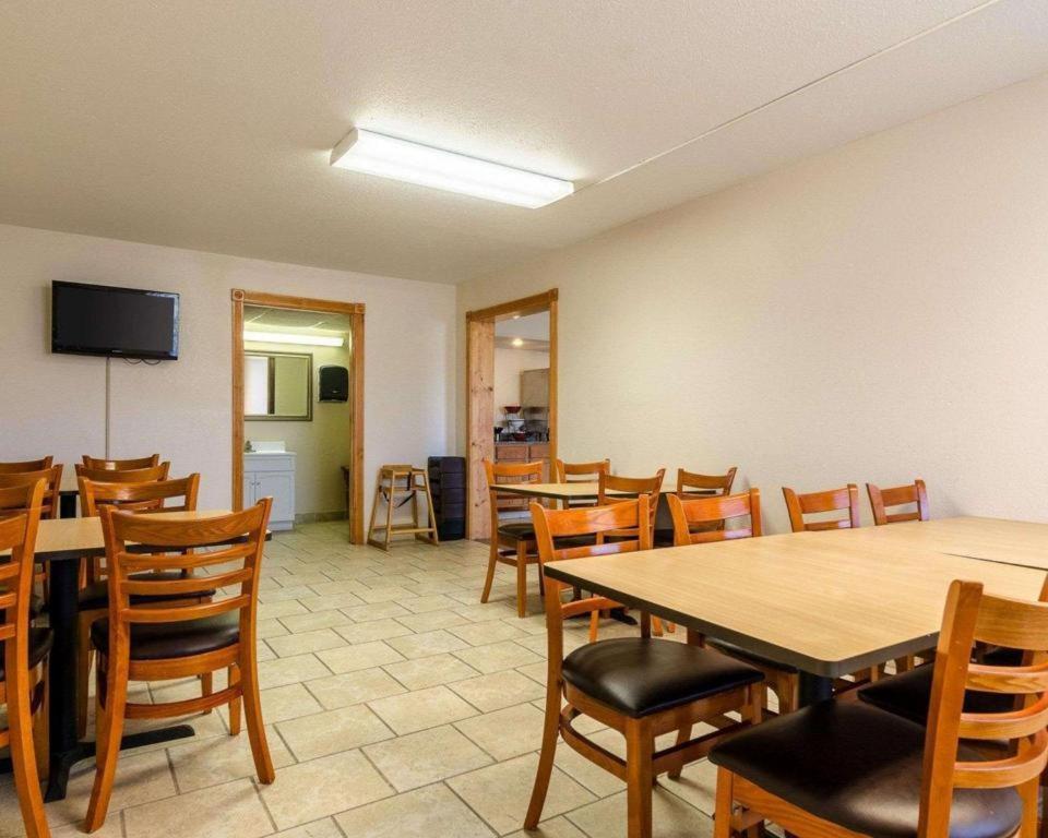 Surestay Hotel Salina Exterior photo