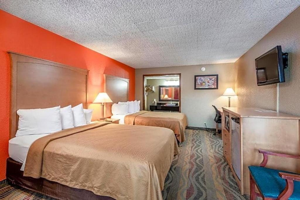 Surestay Hotel Salina Exterior photo